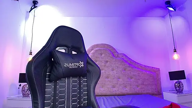 Victoria Adams14 online show from 11/29/25, 06:24