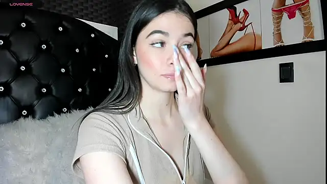 Snapshot of diana_queen_ chatting on 11/19/25, 09:15 diana queen online show from 11/19/25, 09:15