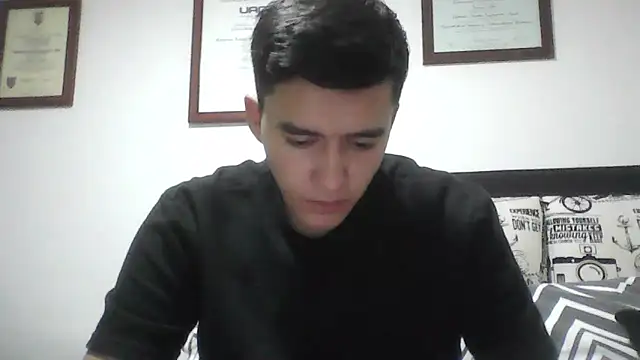 Snapshot of Estebitan_vm chatting on 04/22/26, 01:45 Estebitan vm online show from 04/22/26, 01:45