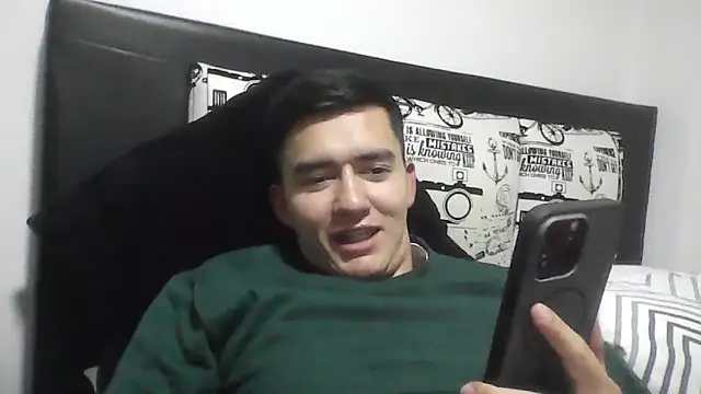 Snapshot of Estebitan_vm chatting on 04/21/26, 12:12 Estebitan vm online show from 04/21/26, 12:12