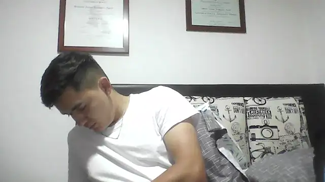 Estebitan vm online show from 04/16/26, 02:56