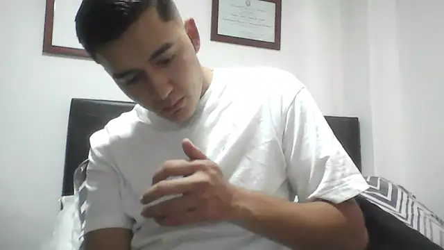 Snapshot of Estebitan_vm chatting on 04/25/26, 07:22 Estebitan vm online show from 04/25/26, 07:22