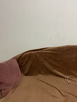 yzabell18 online show from 10/05/25, 07:15