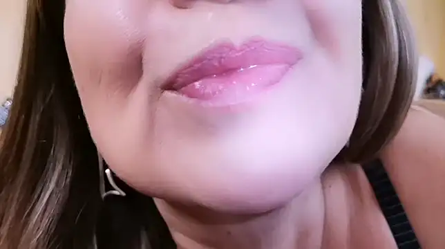 LadyAndTransy online show from 04/26/26, 06:32