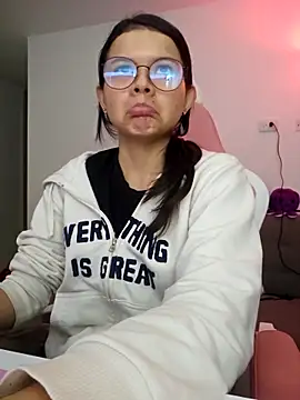 azumiichan online show from 12/17/25, 12:04