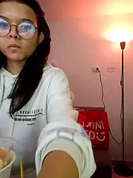 azumiichan online show from 12/02/25, 12:11