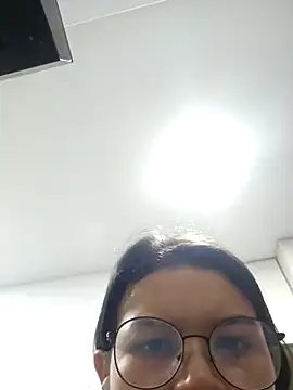 azumiichan online show from 11/12/25, 12:37