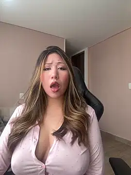 I am tori online show from 06/21/26, 02:45