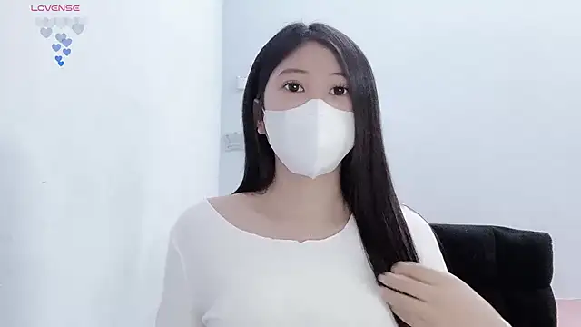 tanhxiu online show from 12/20/25, 02:42