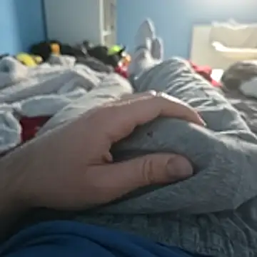 tibi2003 10 online show from 11/22/25, 09:19