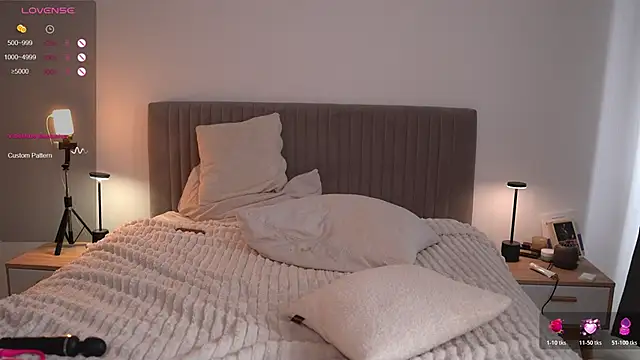 arielbell  online show from 04/23/26, 01:02