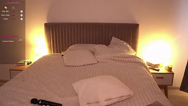 arielbell  online show from 11/05/25, 07:11