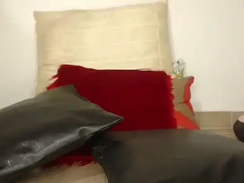 staylor29 online show from 11/22/25, 12:21