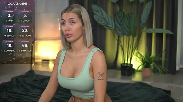 AudreyZanne online show from 10/27/25, 07:31