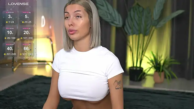 AudreyZanne online show from 10/23/25, 06:23