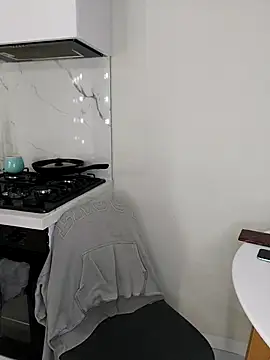 Snapshot of zarina3003 chatting on 12/05/25, 04:44 zarina3003 online show from 12/05/25, 04:44