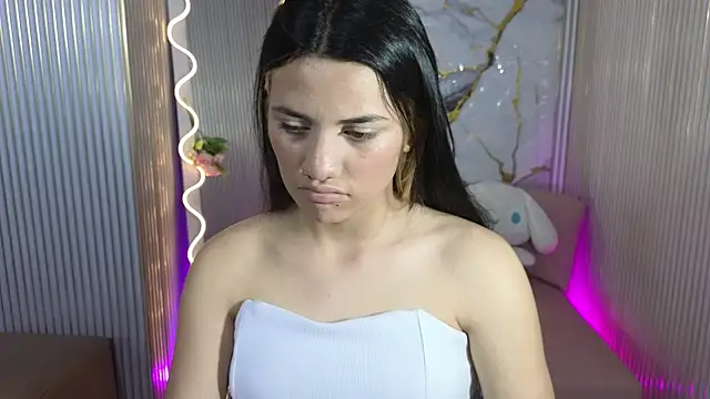 Chiara tay online show from 04/13/26, 07:07