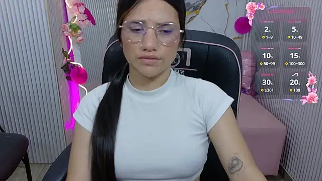 Snapshot of Chiara_tay chatting on 07/09/26, 07:13 Chiara tay online show from 07/09/26, 07:13