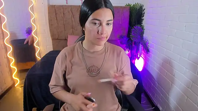 Snapshot of Chiara_tay chatting on 10/03/25, 07:15 Chiara tay online show from 10/03/25, 07:15