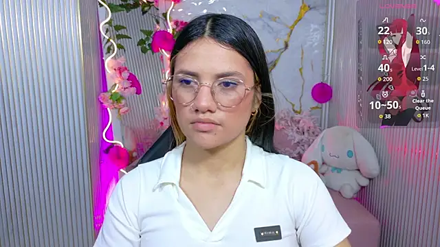 Snapshot of Chiara_tay chatting on 06/25/26, 11:37 Chiara tay online show from 06/25/26, 11:37