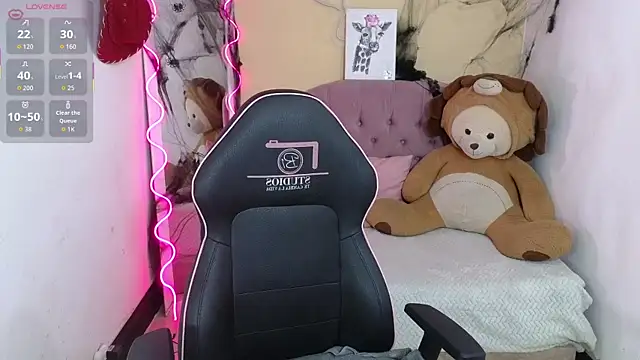 Chiara tay online show from 10/28/25, 03:07