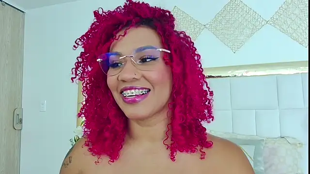 Snapshot of RubyRossel chatting on 03/19/25, 06:01 RubyRossel online show from 03/19/25, 06:01