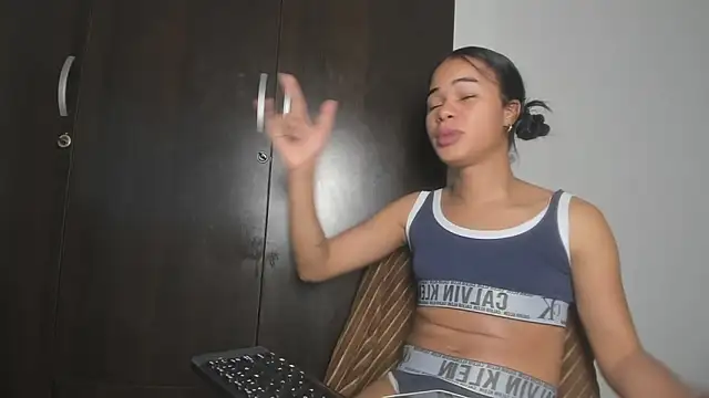 Snapshot of meghanSusexx chatting on 03/14/25, 11:43 meghanSusexx online show from 03/14/25, 11:43