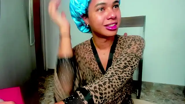 meghanSusexx online show from 12/05/25, 05:39