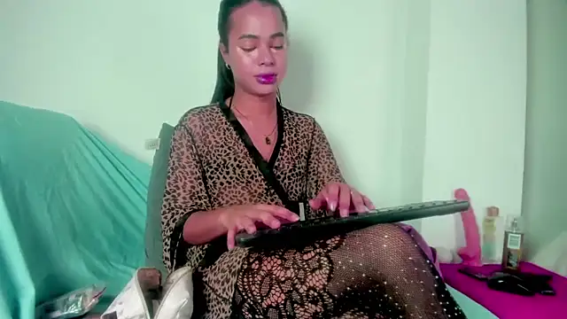 meghanSusexx online show from 11/03/25, 02:28