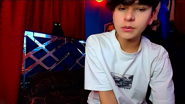 Snapshot of Luke_Howland chatting on 09/08/25, 11:37 Luke Howland online show from 09/08/25, 11:37
