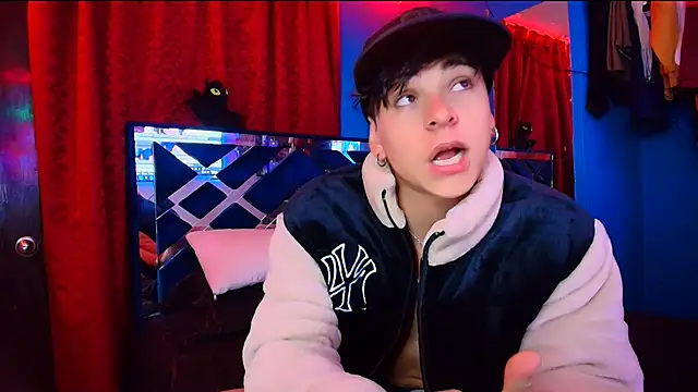 Luke Howland online show from 04/12/26, 02:04