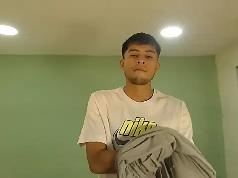 danielitopapuu online show from 12/18/25, 04:33