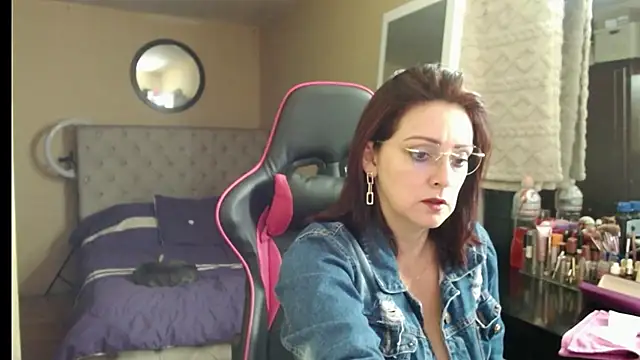 Carol Scottt online show from 11/10/25, 03:55