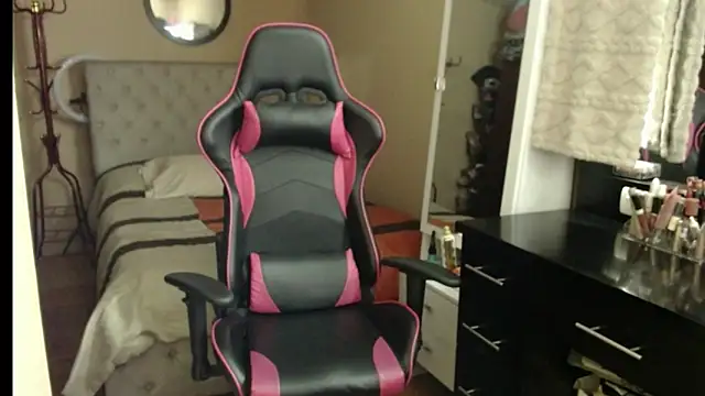 Carol Scottt online show from 10/22/25, 09:35