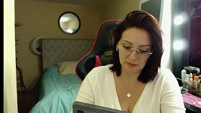 Carol Scottt online show from 09/25/25, 09:21