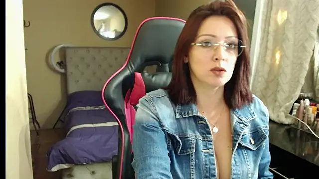 Carol Scottt online show from 09/30/25, 05:02