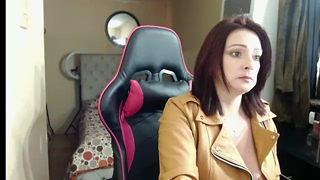 Carol Scottt online show from 10/31/25, 05:31