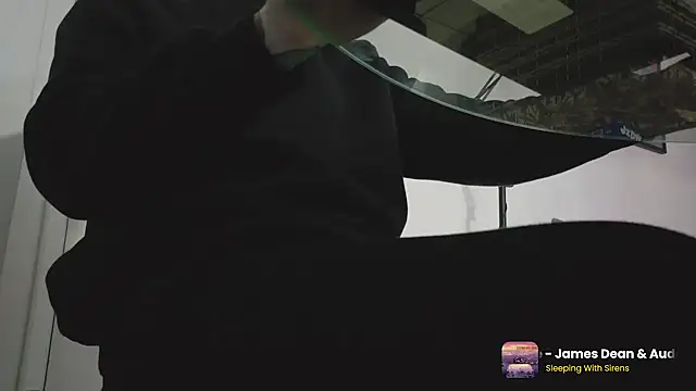 Snapshot of sexxxsutra chatting on 07/07/26, 05:27 sexxxsutra online show from 07/07/26, 05:27