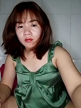 Snapshot of Lini_Ery chatting on 03/04/25, 03:26 Lini Ery online show from 03/04/25, 03:26