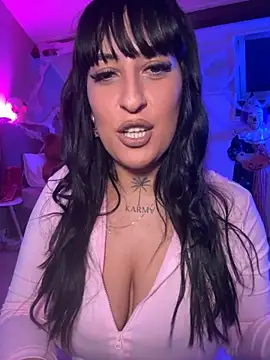 CarolaDrago online show from 11/01/25, 04:19