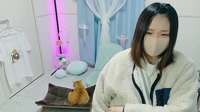 Snapshot of MEI--55 chatting on 11/21/25, 09:08 MEI--55 online show from 11/21/25, 09:08