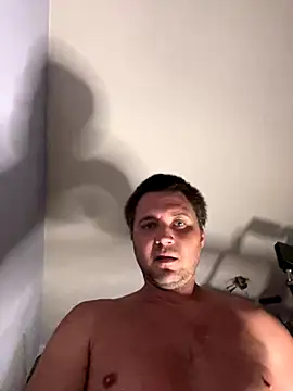 Snapshot of Brando2585 chatting on 10/04/25, 02:57 Brando2585 online show from 10/04/25, 02:57