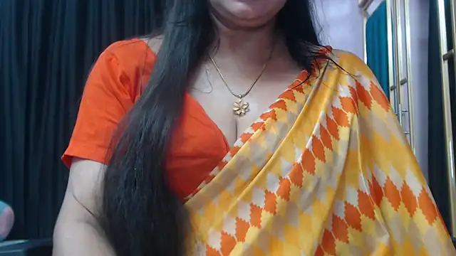 Snapshot of desi-maisa130 chatting on 10/18/25, 05:26 desi-maisa130 online show from 10/18/25, 05:26