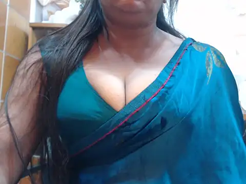 Snapshot of desi-maisa130 chatting on 06/19/26, 04:46 desi-maisa130 online show from 06/19/26, 04:46
