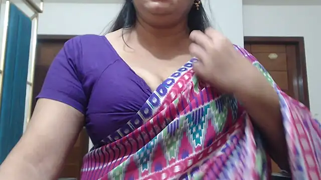 Snapshot of desi-maisa130 chatting on 05/18/26, 05:18 desi-maisa130 online show from 05/18/26, 05:18
