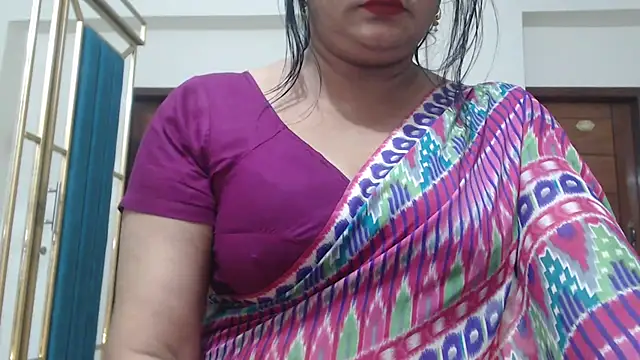 Snapshot of desi-maisa130 chatting on 04/28/26, 04:55 desi-maisa130 online show from 04/28/26, 04:55