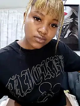 charmainexxx online show from 11/07/25, 08:13