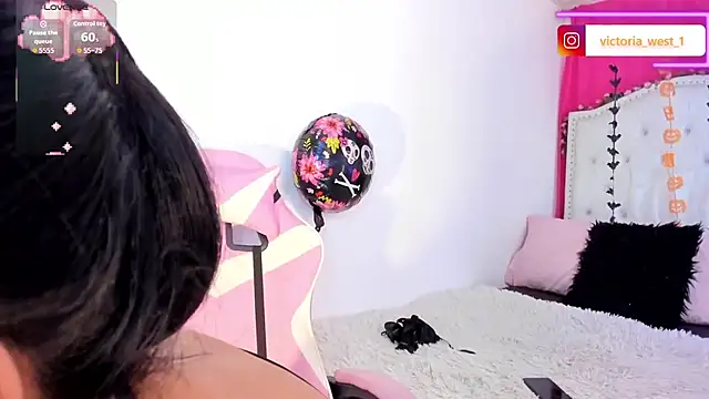 Victoria west online show from 10/23/25, 12:37