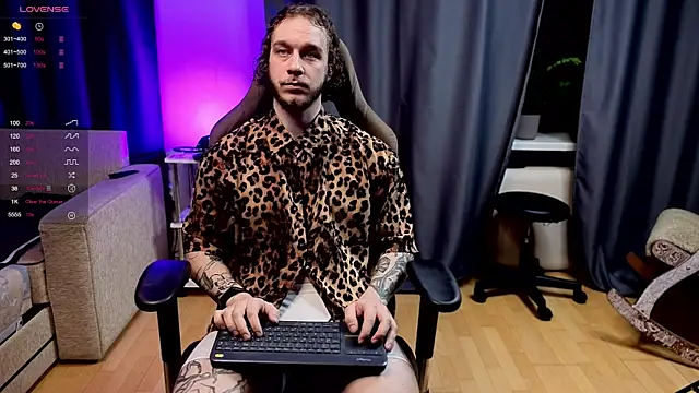 pleasure8869 online show from 12/17/25, 04:28