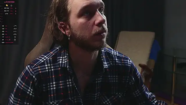 pleasure8869 online show from 10/13/25, 02:35